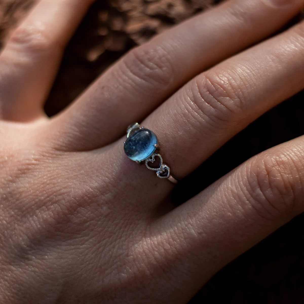 Säädettävä sormus "Merikristalli" akvamariinilla 