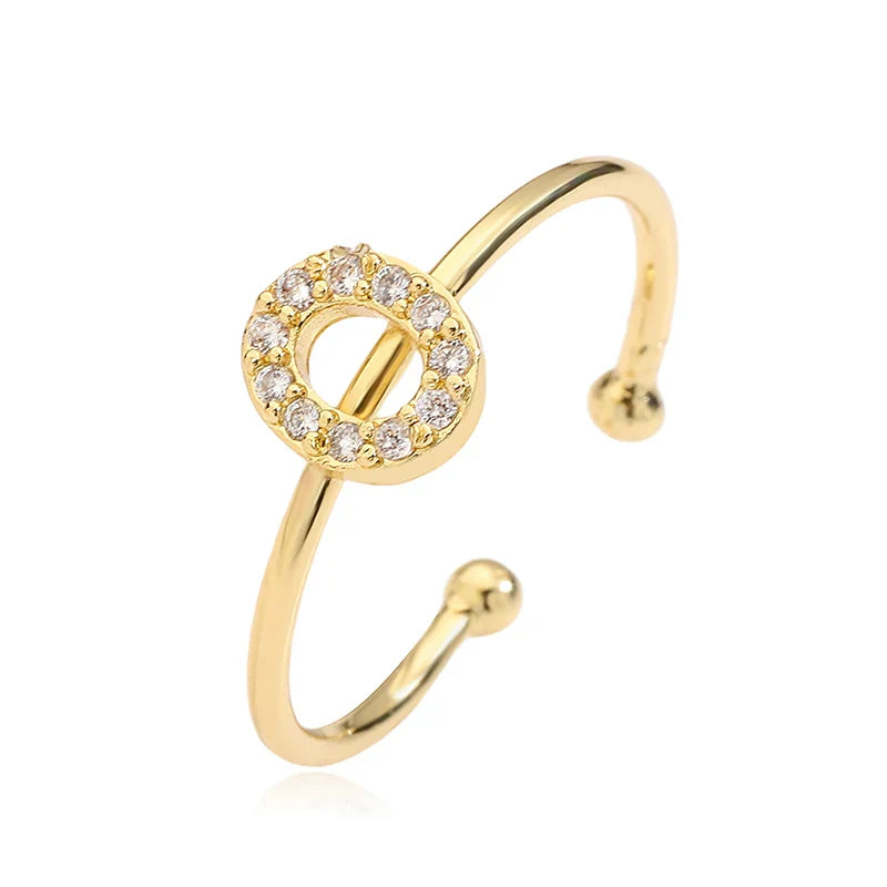 Säädettävä personoitu sormus alkukirjaimella o