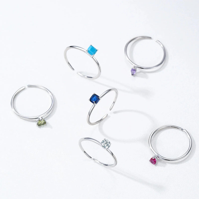 Sormus värillisellä zirkoni syntymäkivellä