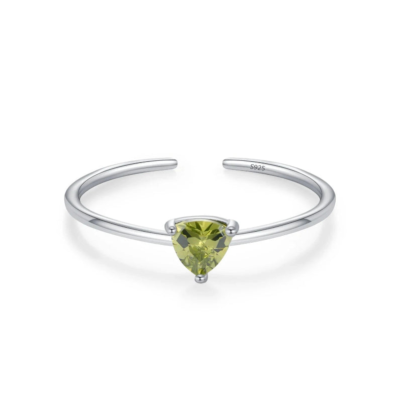 Sormus värillisellä zirkoni syntymäkivellä