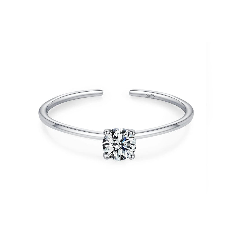 Sormus värillisellä zirkoni syntymäkivellä