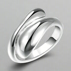 Hopeinen ja ontto vesipisara sormus