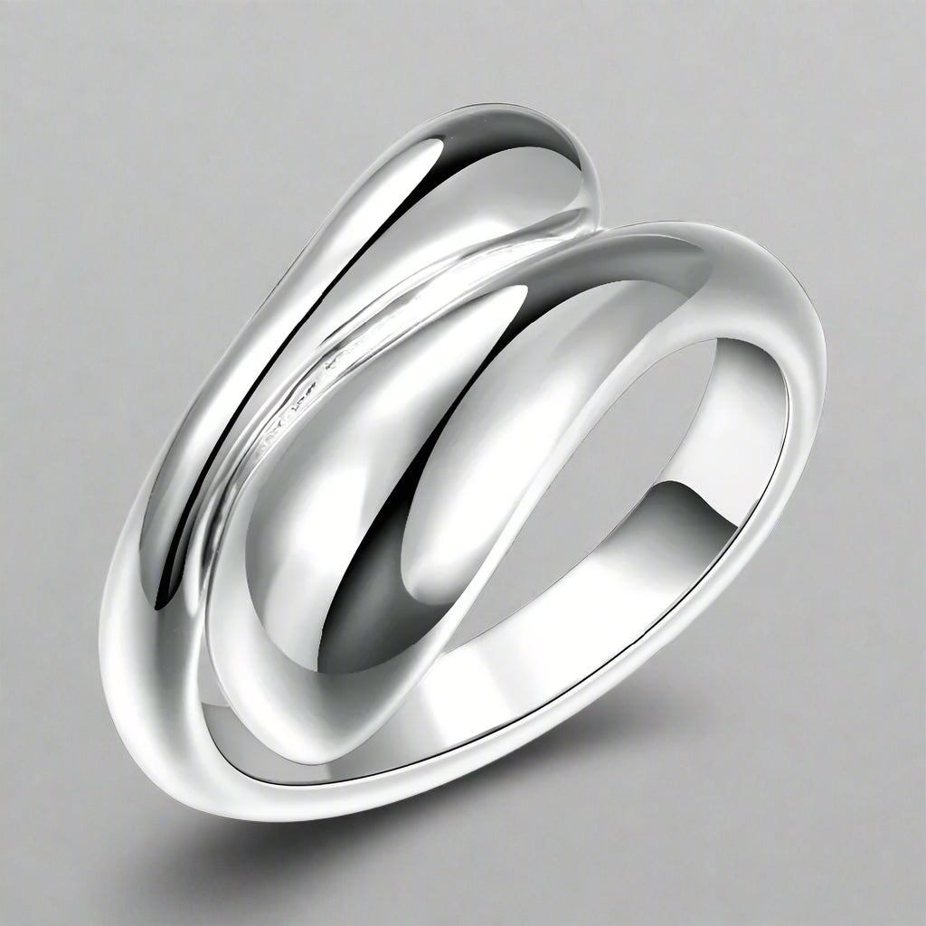 Hopeinen ja ontto vesipisara sormus