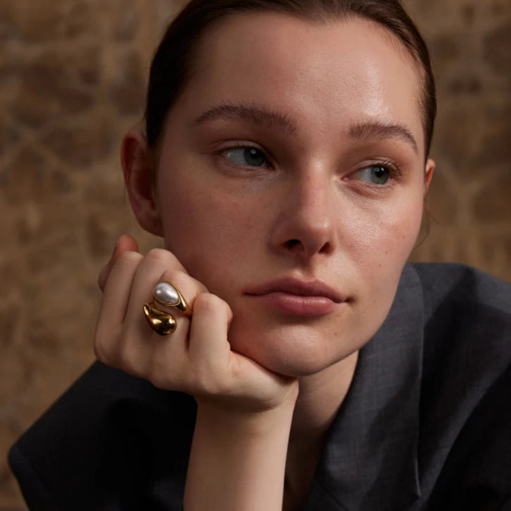 Sormus Vesispisara Valkoinen Helmi kulta