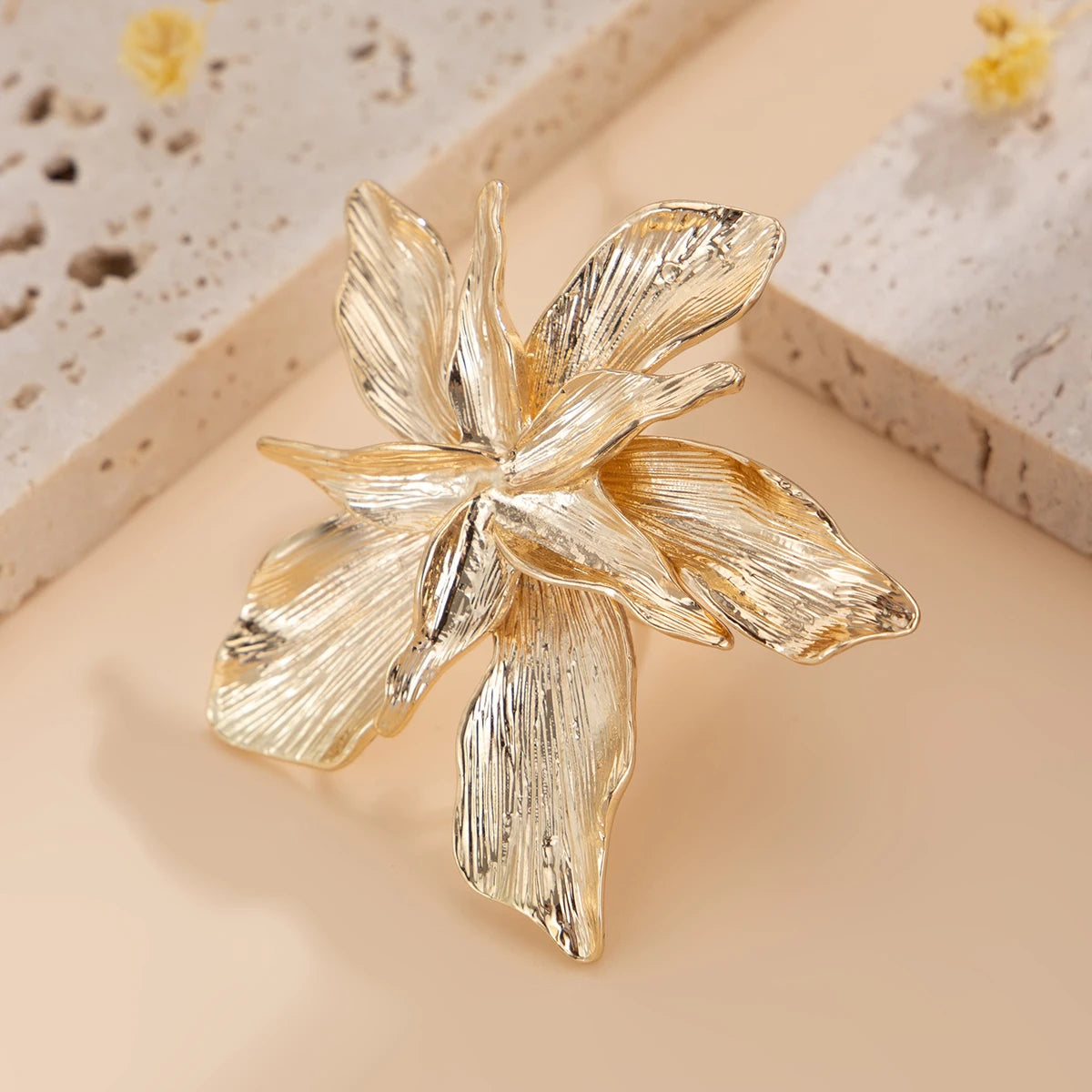 Sormus Suuri Kukka kulta