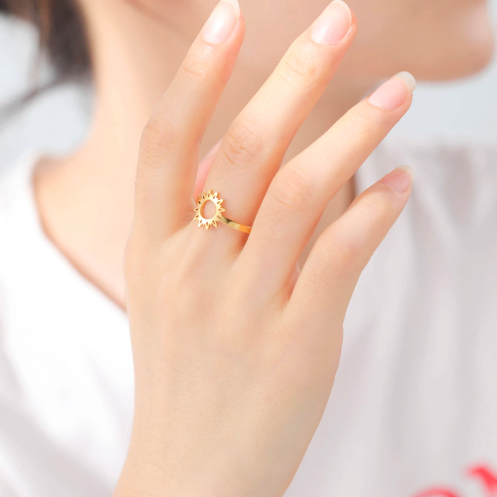 Naisten Aurinkosormus kulta