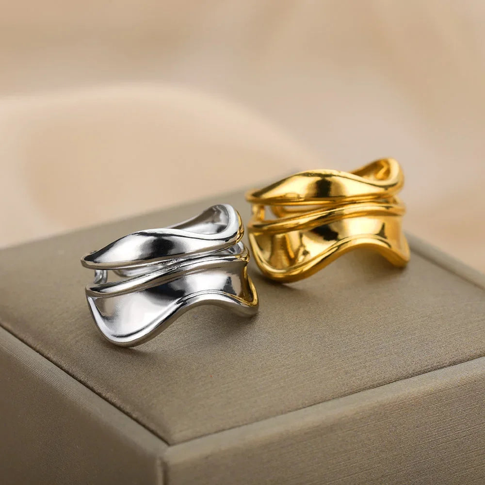 Vesipisaran tyylinen sormus hopea