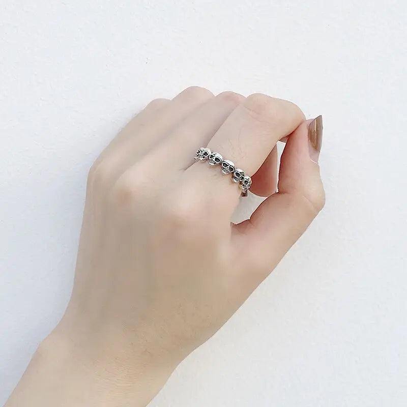 Sormus Kuolemanpäät