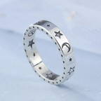 Sormus tähtimerkeillä