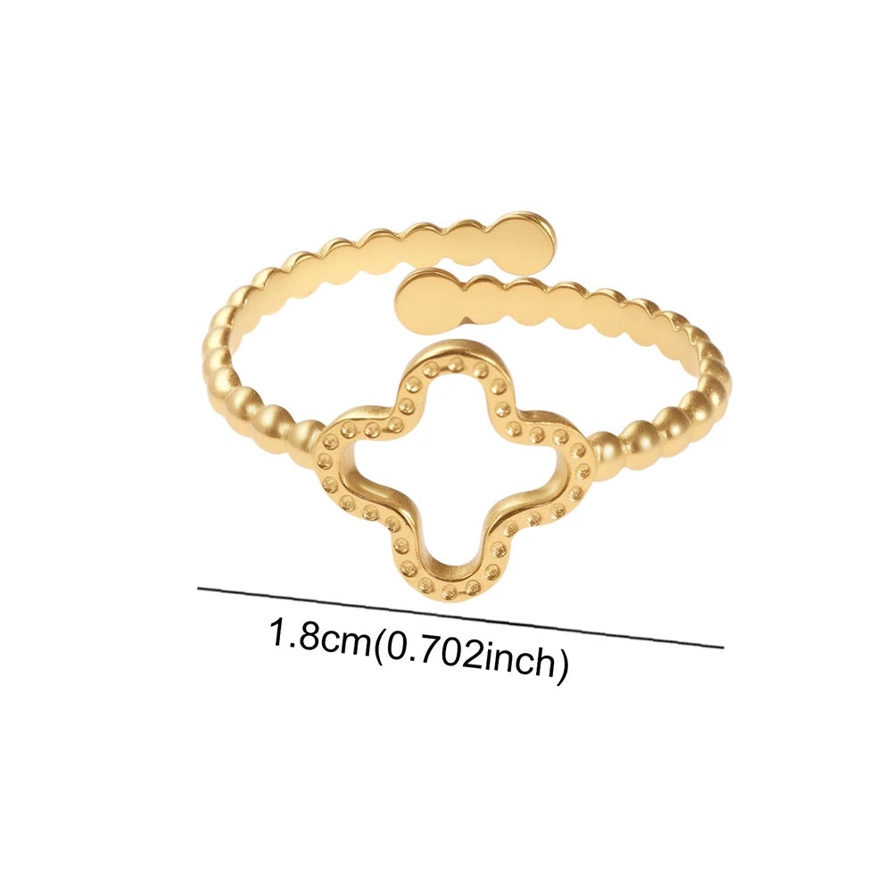 Sormus naisille, jossa nelilehtinen apila