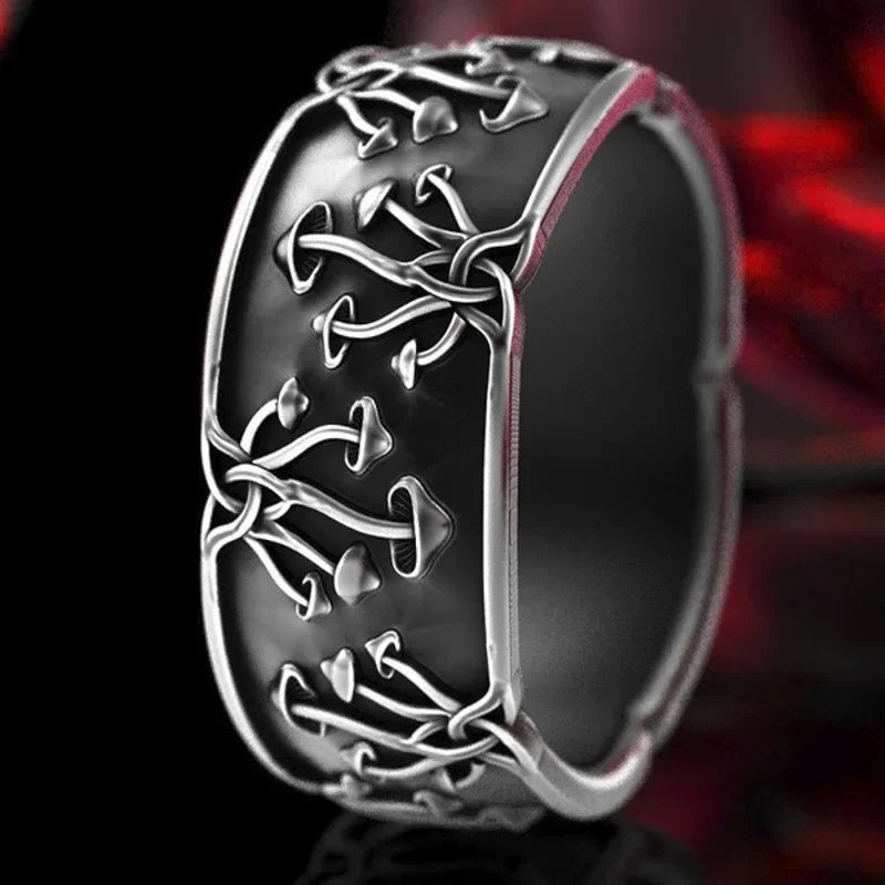 Sormus sienillä miehille