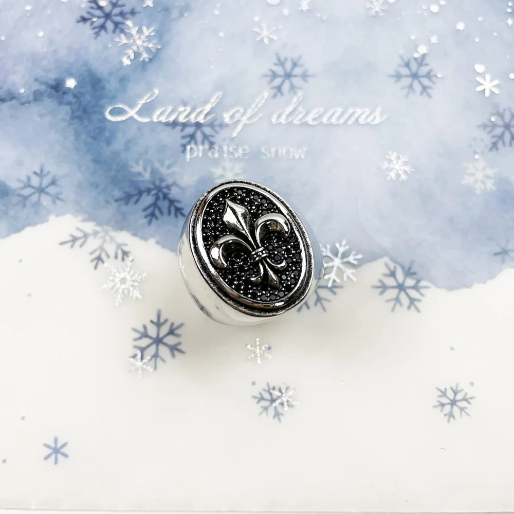 Sormus Fleur de Lys hopeaa