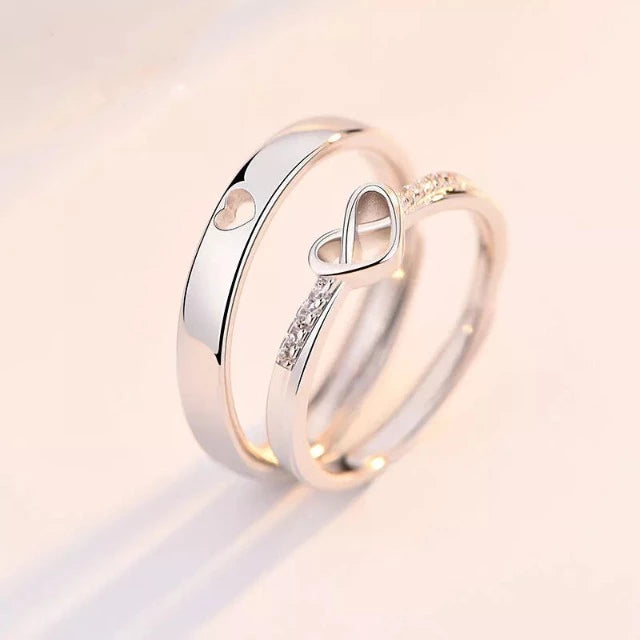 Hopeinen sydänsormus timanteilla (2 kpl)