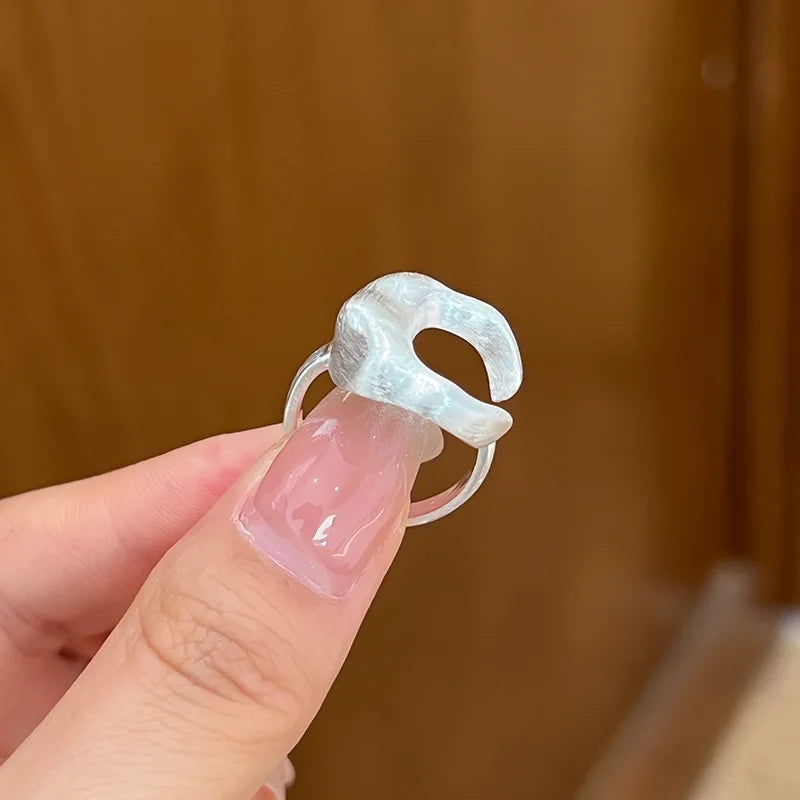 Kuunsirppi sormus naisille