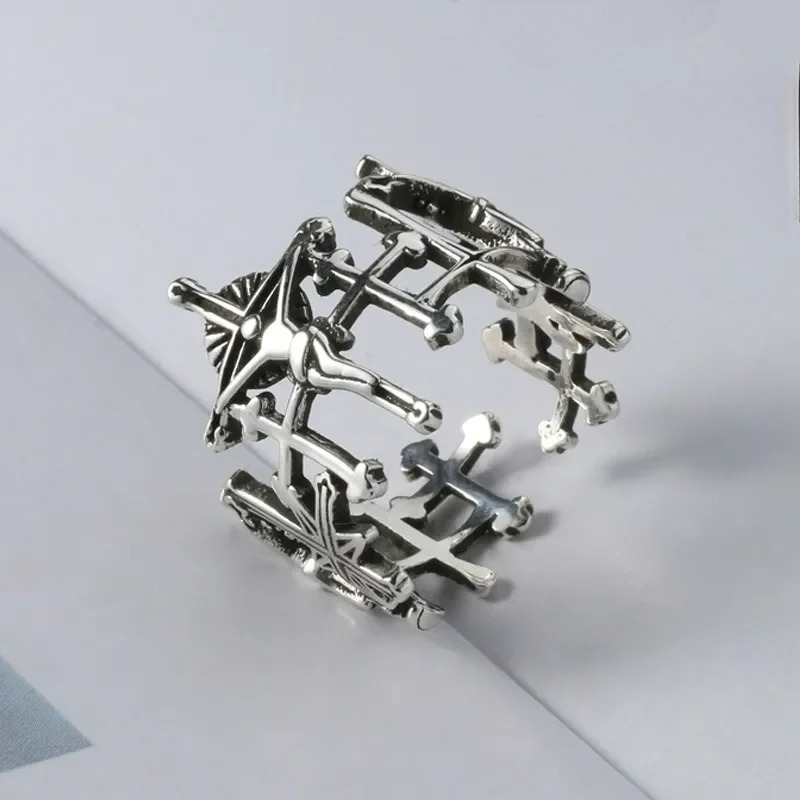 Risti Jeesuksen sormus naisille