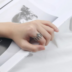 Risti Jeesuksen sormus naisille