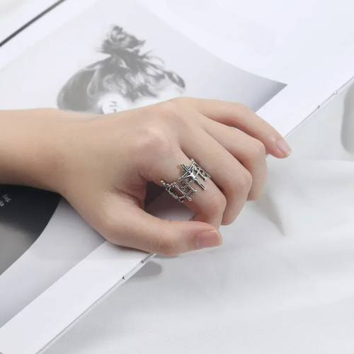 Risti Jeesuksen sormus naisille