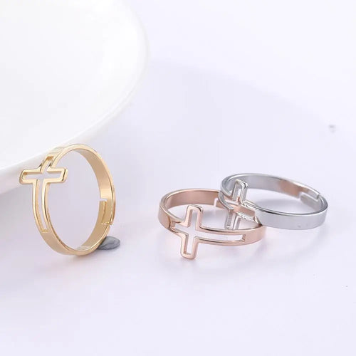 Hienovarainen risti -sormus