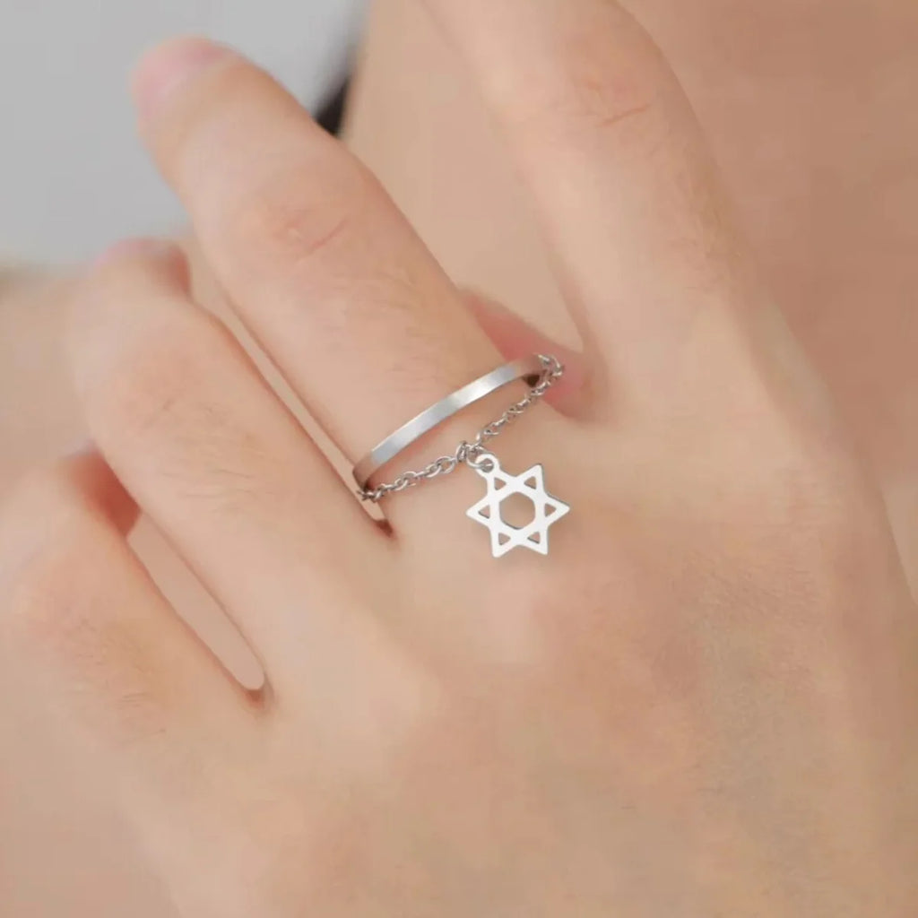 Design-sormus hopeinen juutalainen symboli Daavidin tähti