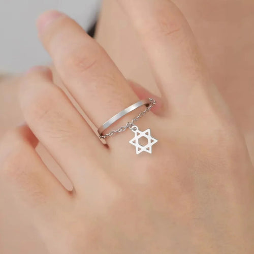 Design-sormus hopeinen juutalainen symboli Daavidin tähti