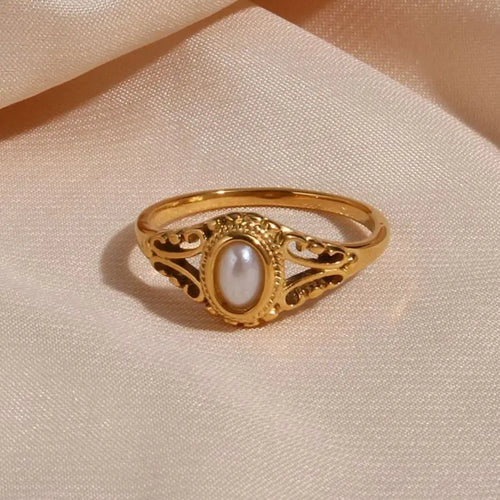 Naisten vintage-tyylinen sormus helmellä