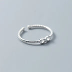 Naisten Infinity-sormus hopeaa