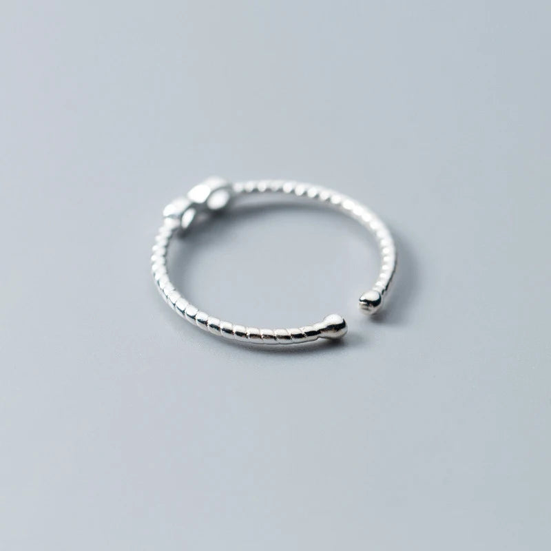 Naisten Infinity-sormus hopeaa