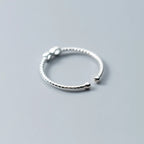 Naisten Infinity-sormus hopeaa