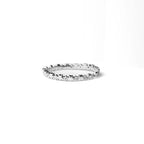 Bague fine avec étoiles et strass scintillants