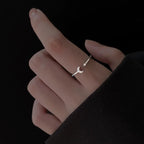 Bague fine "éclat lunaire" croissant de lune et étoile