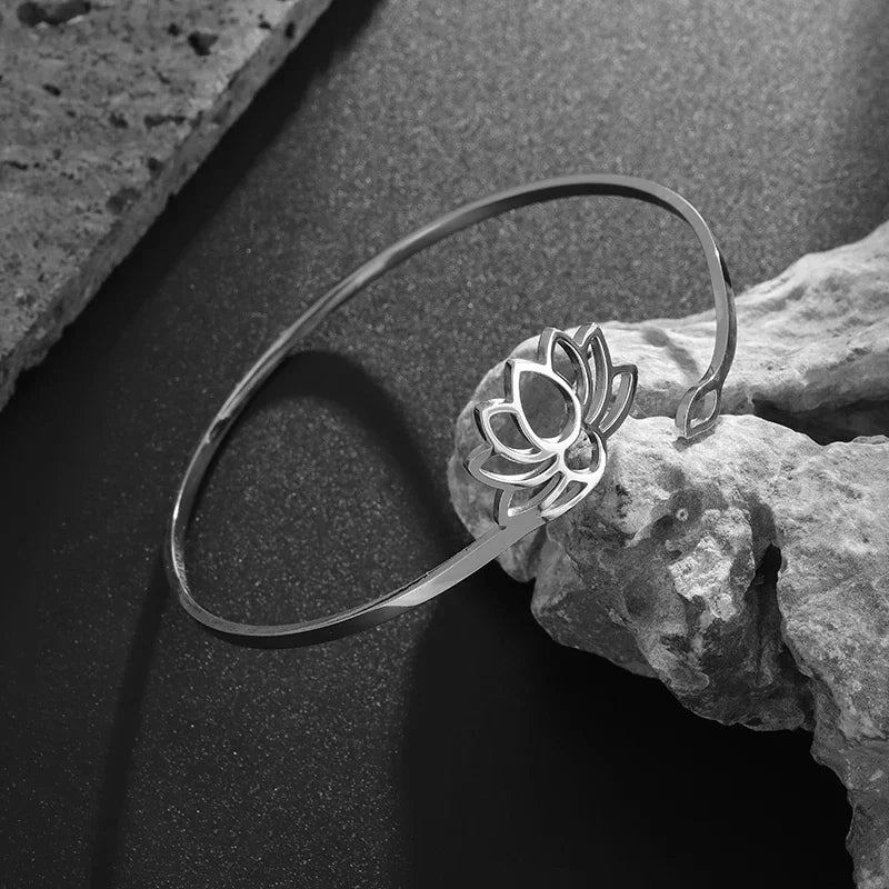 Ohut naisten lootuskukkasormus hopea