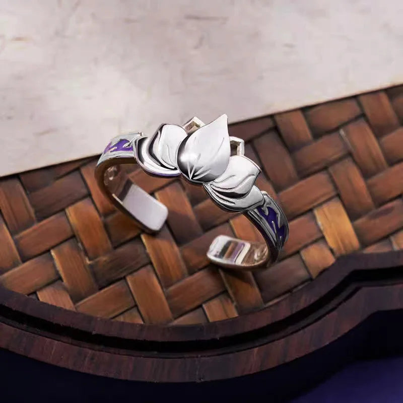 Hopeinen lootuskukkasormus