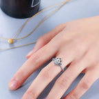 Naisten hopeoitu lootuskukkasormus valkoinen