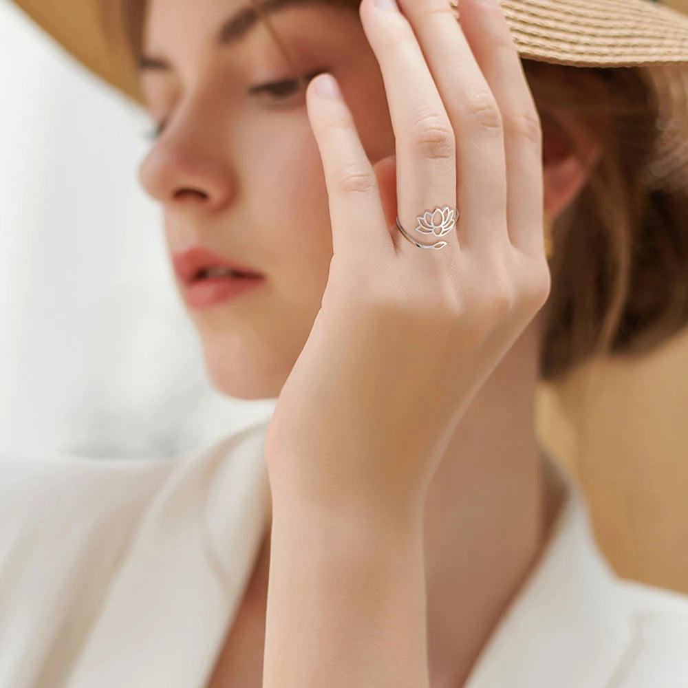 Naisten lootuskukkasormus hopea