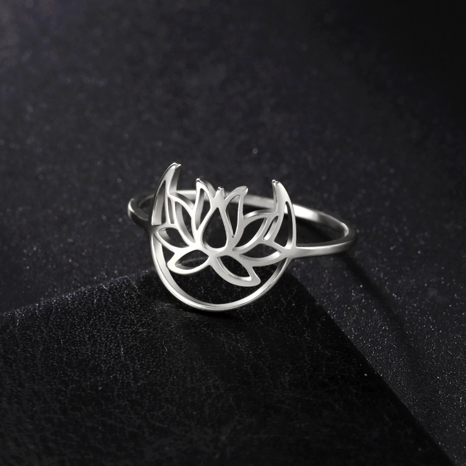 Naisten hopeinen Zen lootuskukkasormus
