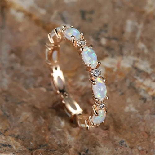 Valkoinen Opal-sormus naisille