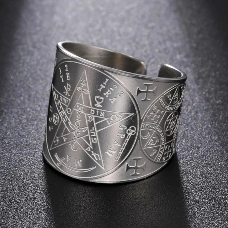 Pentagrammi Tetragrammi noituusrengas noituus