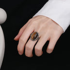 Naisille tarkoitettu Tiikerinsilmä-kivisormus