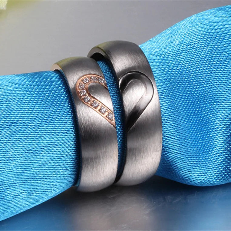 Rakkauden todistussormus "I Love You" mustalla sydämellä tai mustalla kristallilla