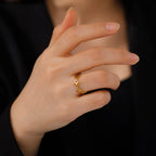 Retro-sormus naisten 4-lehtisillä apiloilla kulta