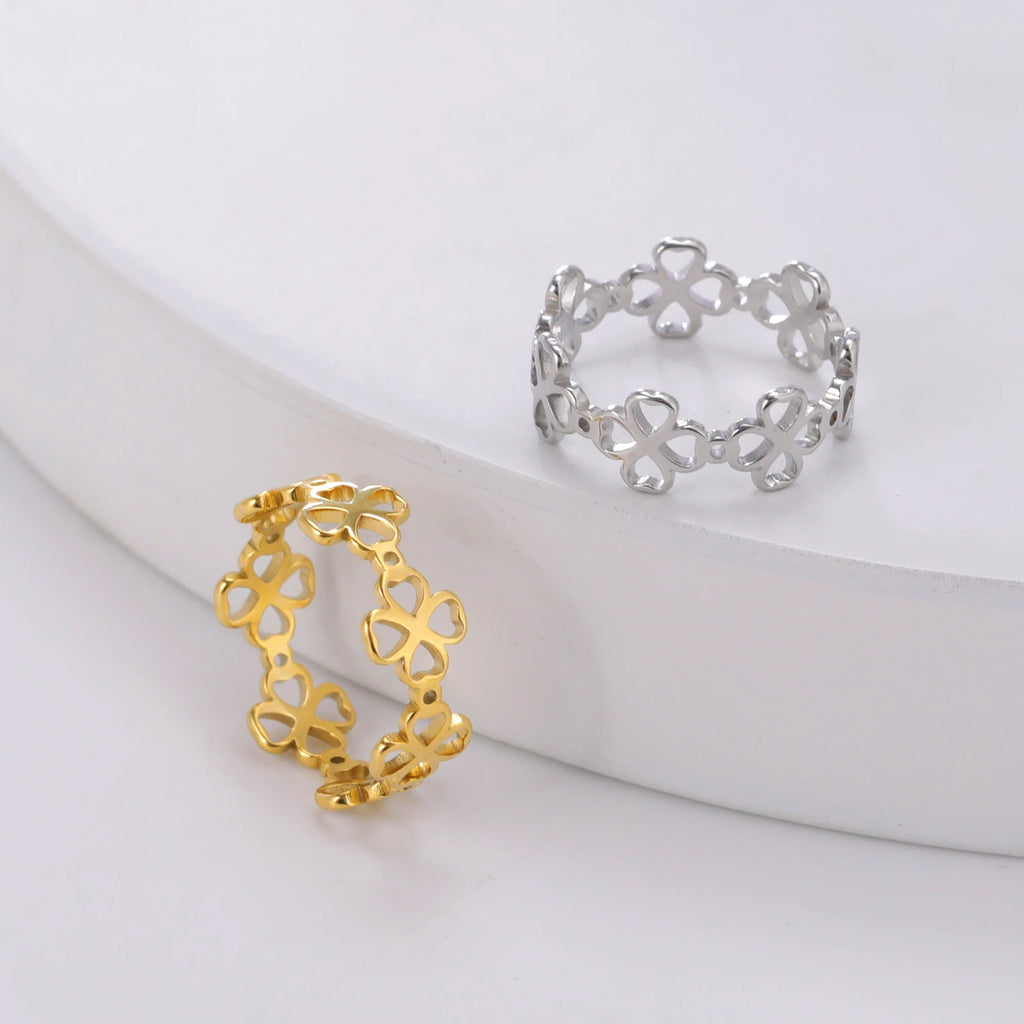 Retro-sormus naisten 4-lehtisillä apiloilla kulta