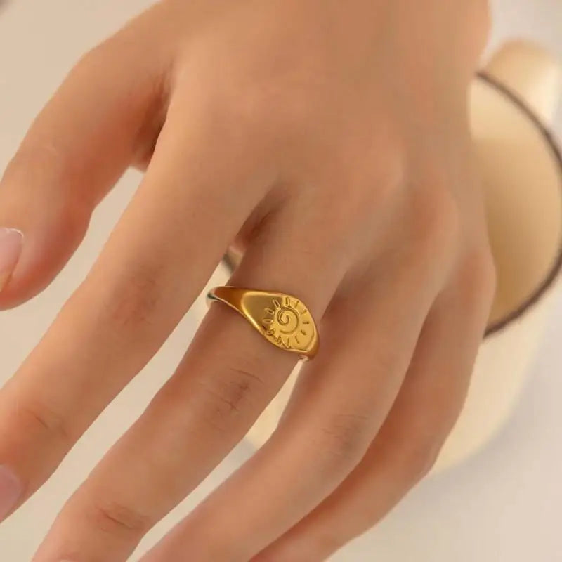 Sormus Retro Aurinko Tähdet kulta