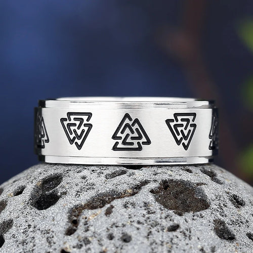 Valknut-tyylinen viikinkisormus miehille