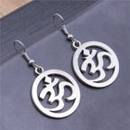 Buddhalaisuuden Om-korvakoru hopea