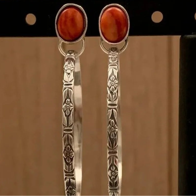 Etnisen tyylin renkaat korvakorut