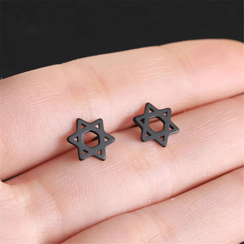 Korvakorut, joissa on juutalainen symbolinen <span data-glossary-id="star-of-david">Daavidin tähti</span> musta