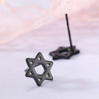 Korvakorut, joissa on juutalainen symbolinen <span data-glossary-id="star-of-david">Daavidin tähti</span> musta