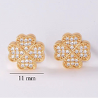 Nappikorvakorut, joissa on 4-lehtinen apila ja zirkonia