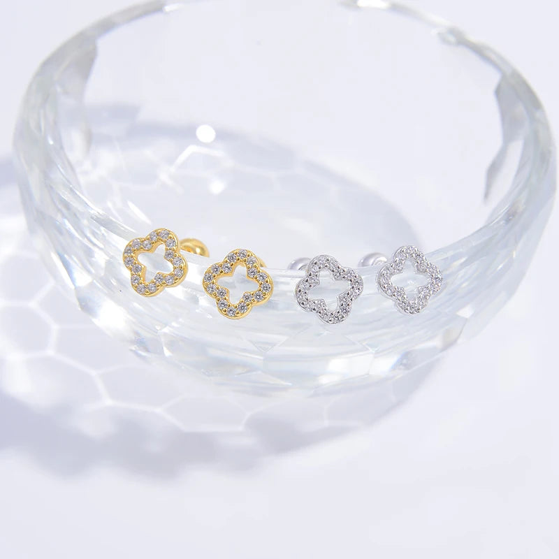 Nappikorvakorut nelilehtisellä apilalla kulta