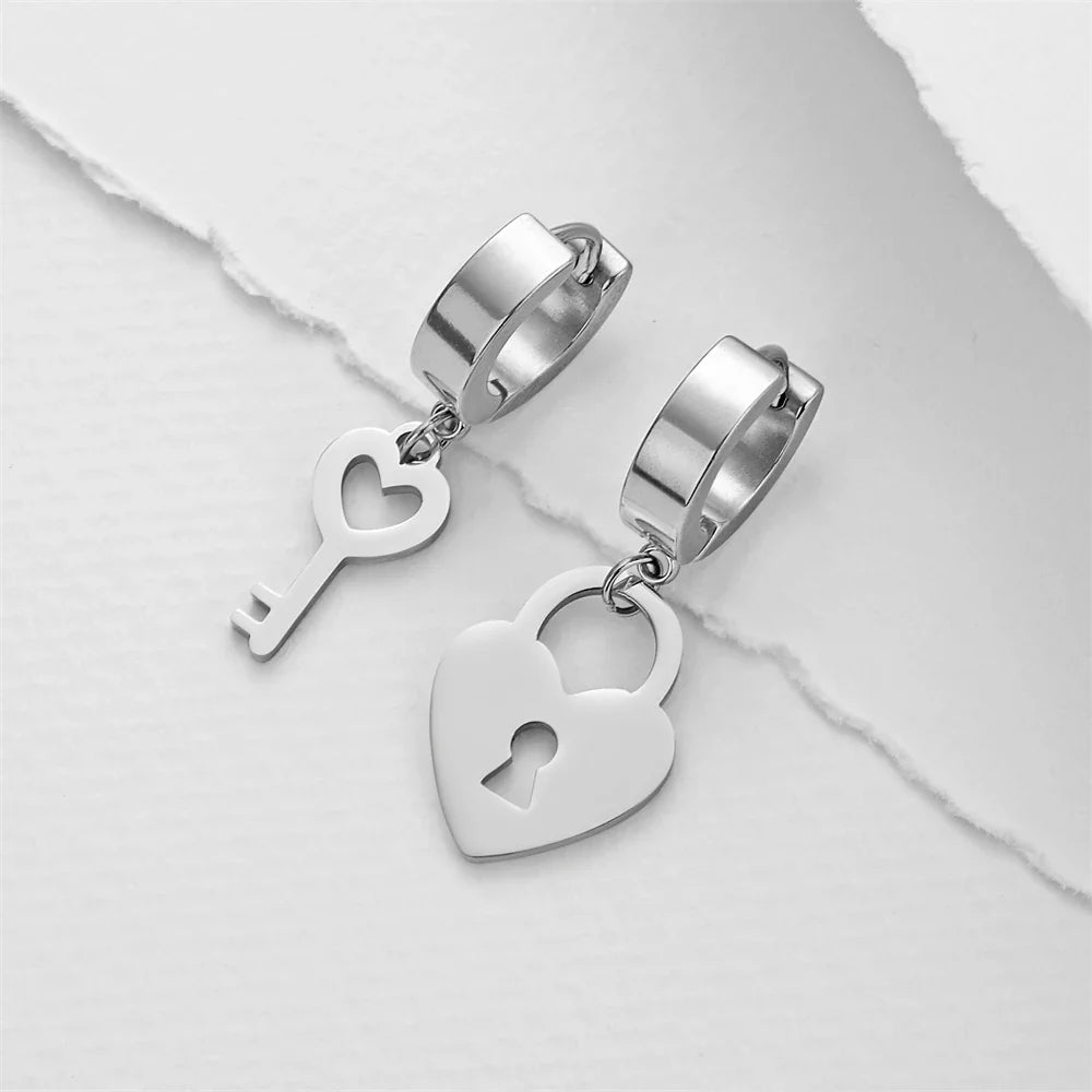 Avain- ja lukkolenkkikorvakorut hopea